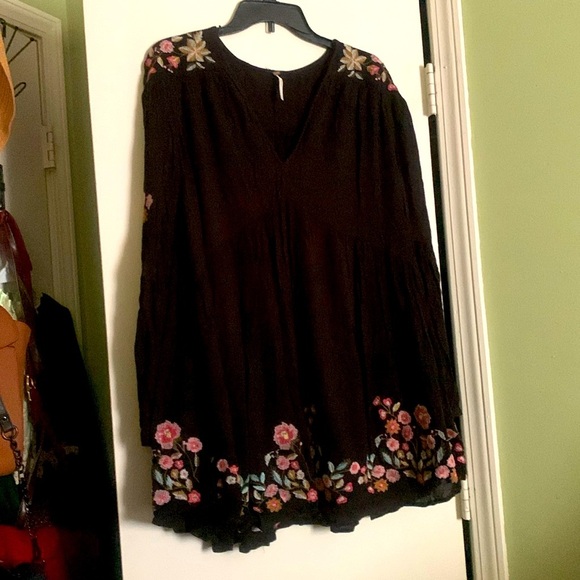 Free People Dresses & Skirts - Black Free People embroidered flowy dress
